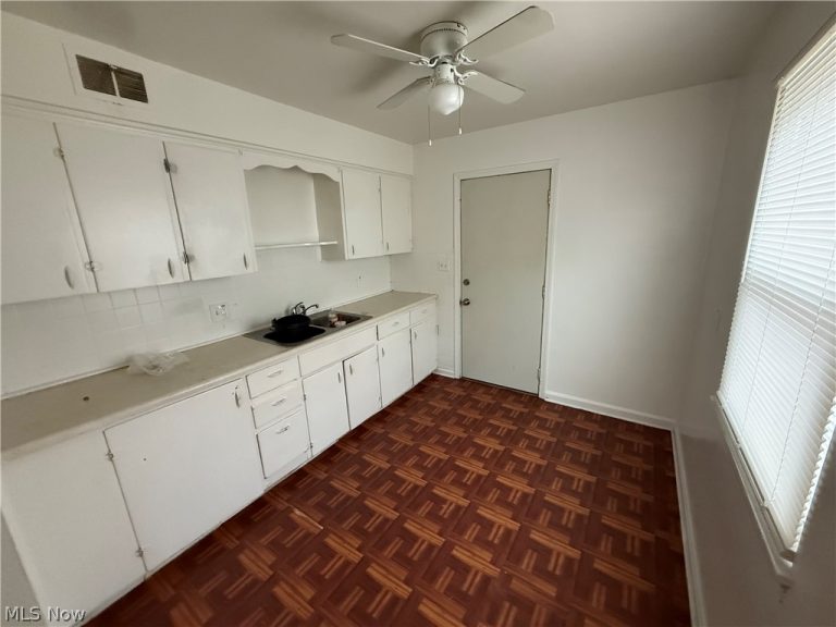 868 Cameron Avenue, Youngstown, OH - Photo 4