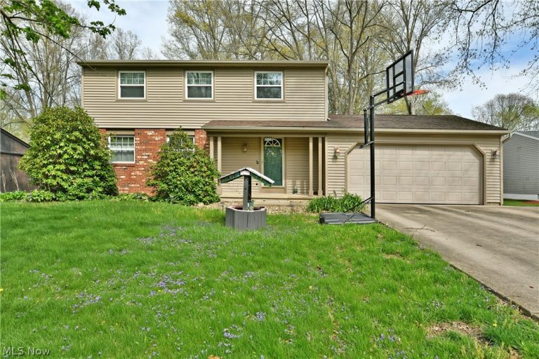 1323 Cedarwood Drive, Mineral Ridge, OH - Photo 2