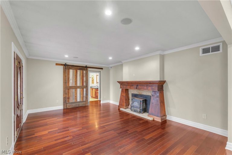 914 Garford Avenue, Elyria, OH - Photo 4