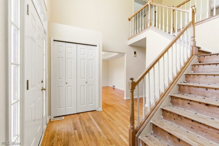 34390 Appleview Way, Solon, OH - Photo 4