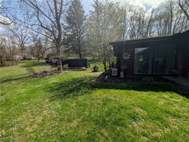 228 Crowley Drive, Roseville, OH - Photo 3