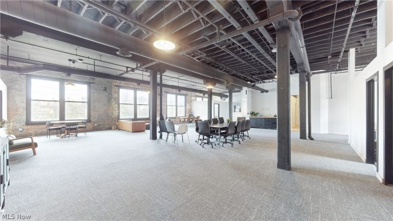 2111 Center Street, Cleveland, OH - Photo 5
