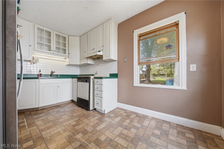 1712 Girard Street, Akron, OH - Photo 4