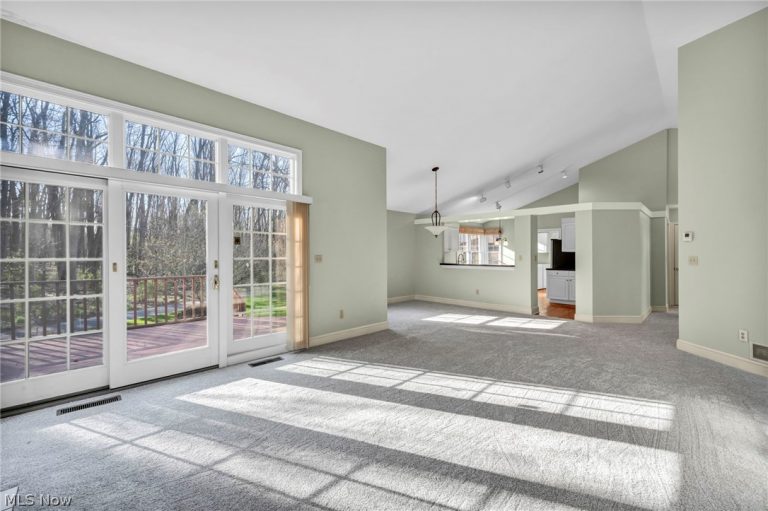 425 Armante Court, Akron, OH - Photo 8