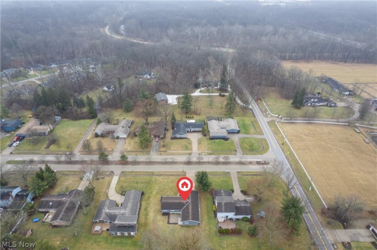 15312 Forest Park Drive, Strongsville, OH - Photo 5