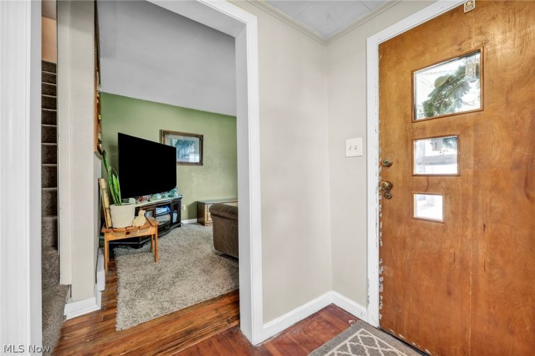 591 Long Drive, Norton, OH - Photo 6
