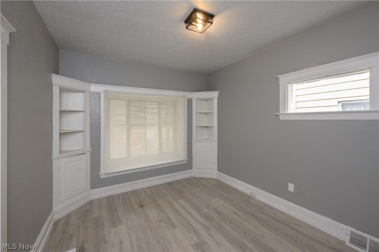 686 92nd Street, Cleveland, OH - Photo 5