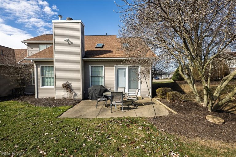 1358 Azalea Boulevard, Barberton, OH - Photo 8