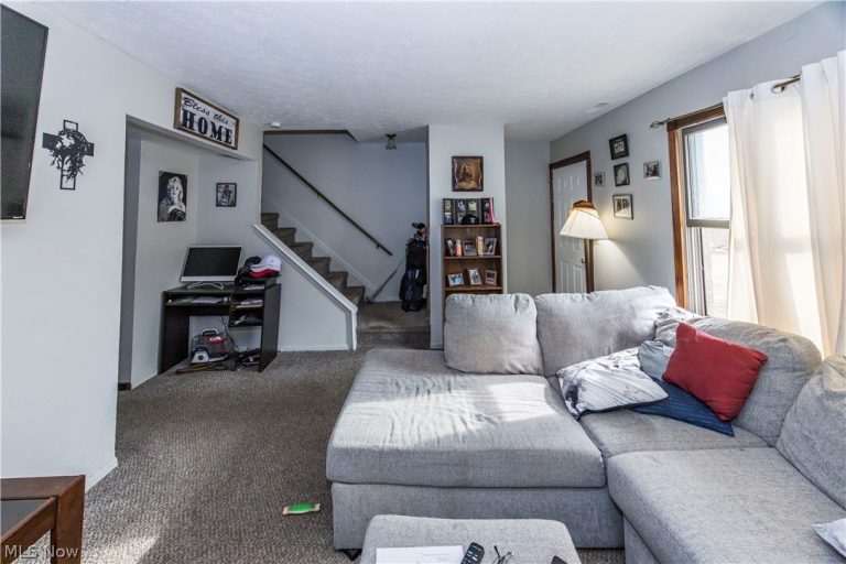 3800 Grace Drive, Kent, OH - Photo 4