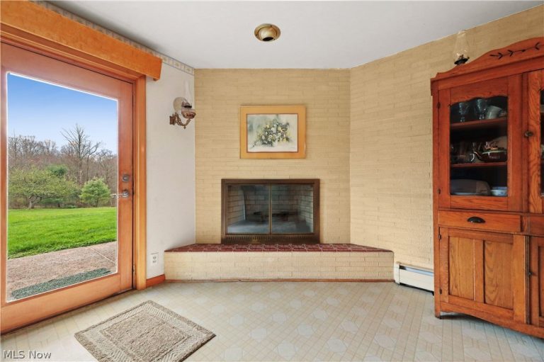 14560 Cenfield Street, Alliance, OH - Photo 2