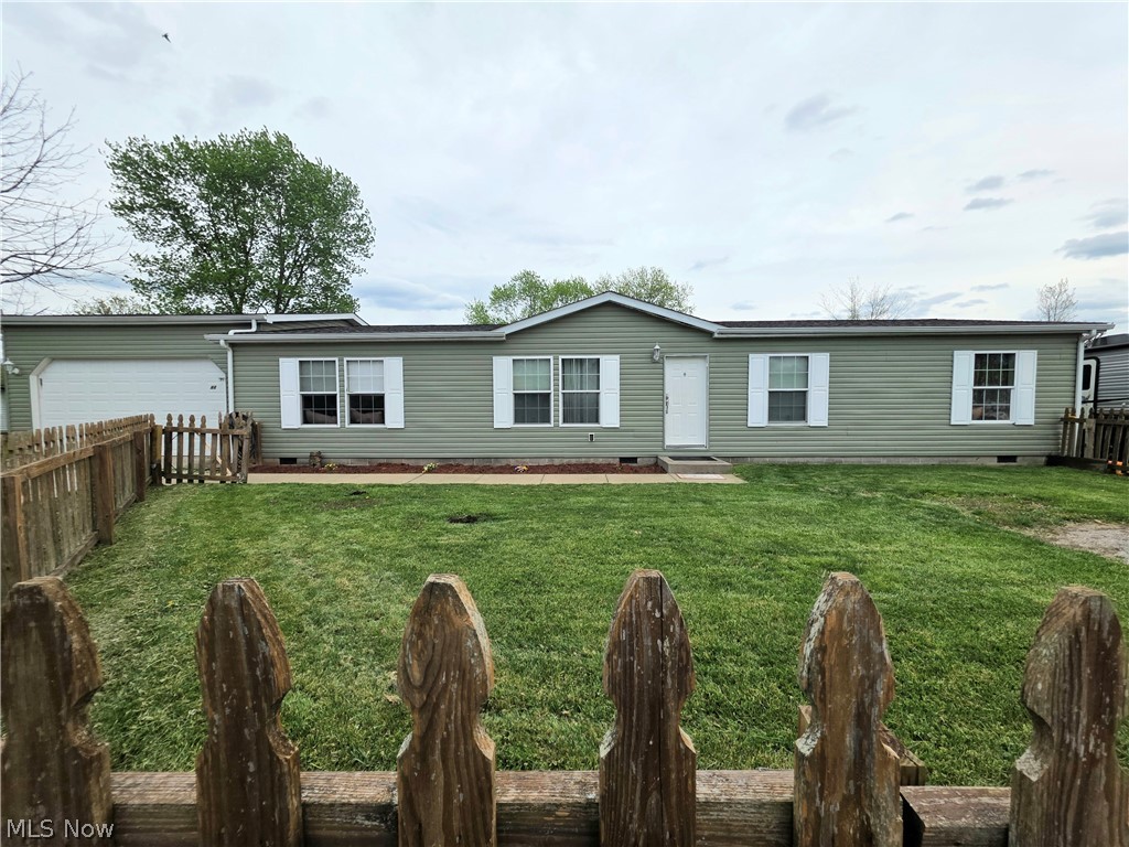 44 Scarce Fat Road, Mineral Wells, WV