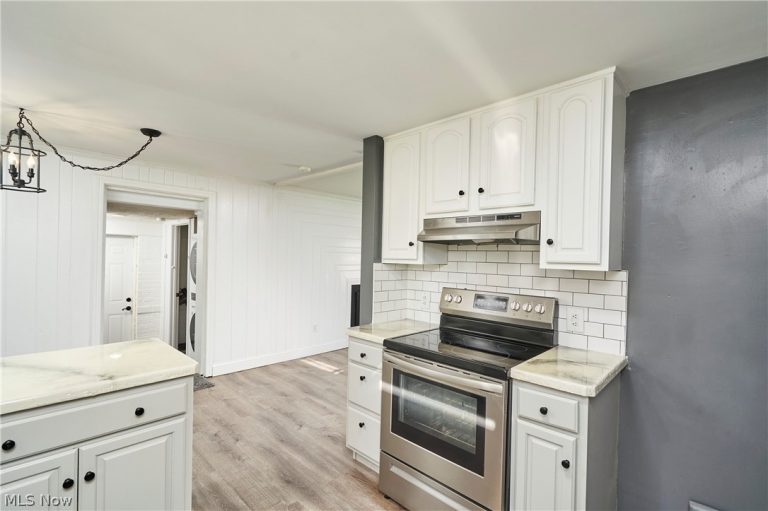 2625 Eaton Road, Canton, OH - Photo 6