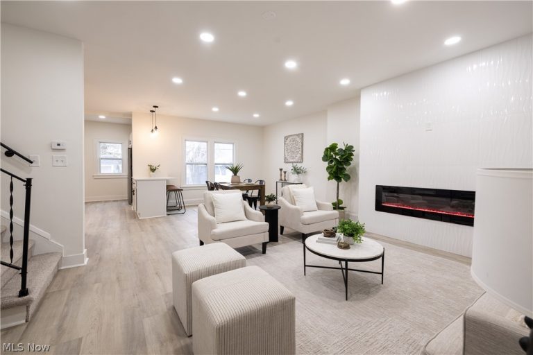 3379 Tullamore Road, Cleveland Heights, OH - Photo 2