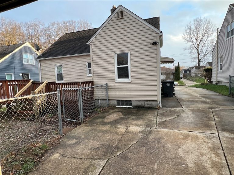 715 Catawba Avenue, Akron, OH - Photo 8