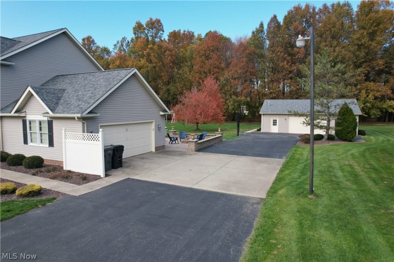 7700 Meadowood Drive, Canfield, OH - Photo 6