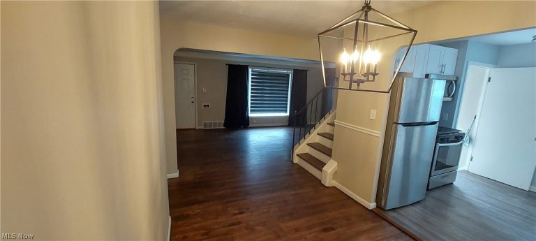 18310 Harvard Avenue, Cleveland, OH - Photo 6