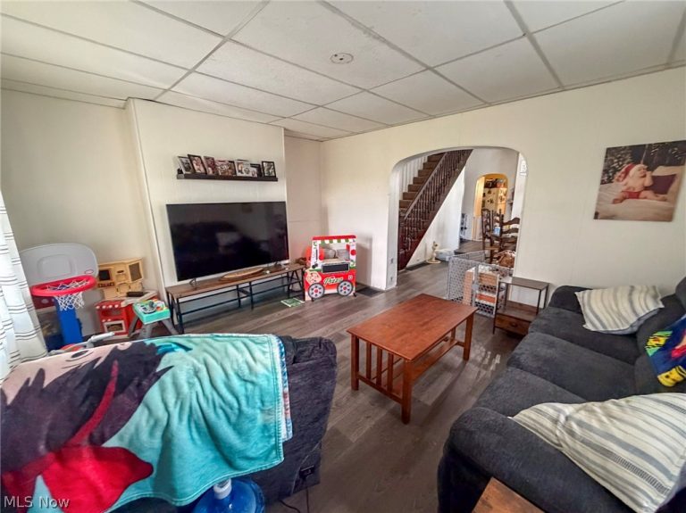 329 Summit Avenue, Steubenville, OH - Photo 2