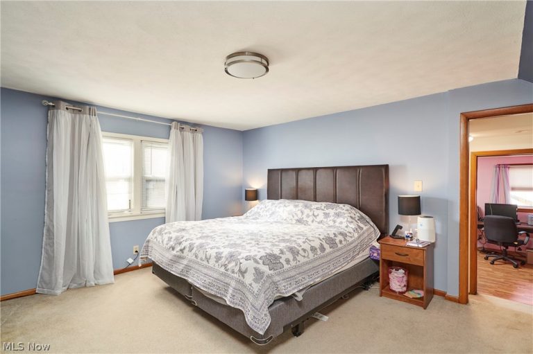1359 Beaconfield Road, Lyndhurst, OH - Photo 4