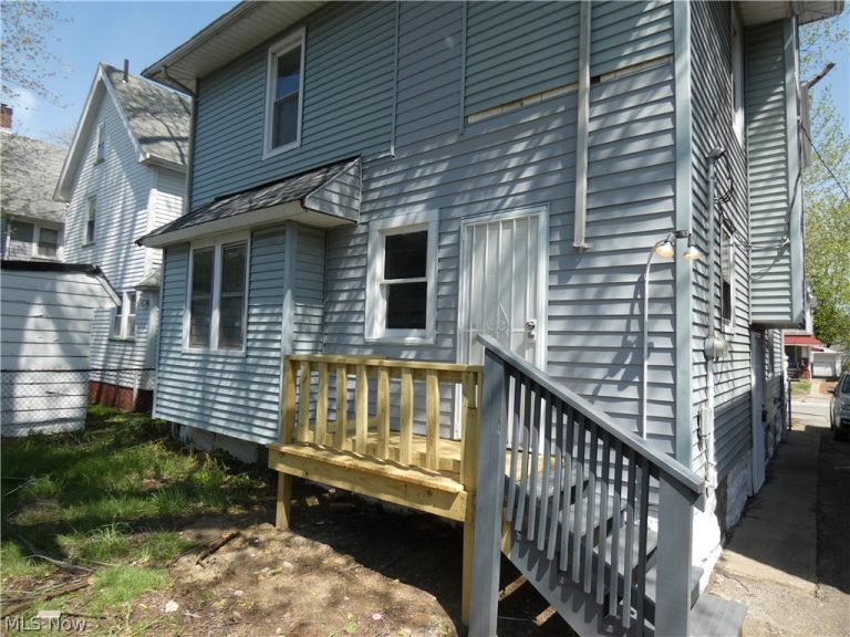 462 109th Street, Cleveland, OH - Photo 3