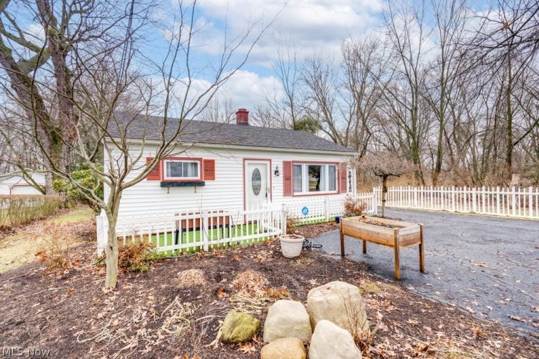 2712 Ridge Avenue, Warren, OH - Photo 2