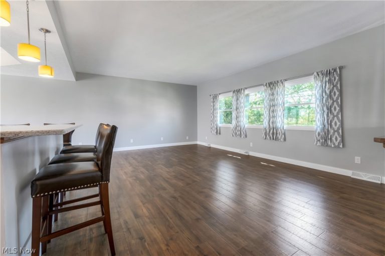 924 Schaaf Road, Brooklyn Heights, OH - Photo 4