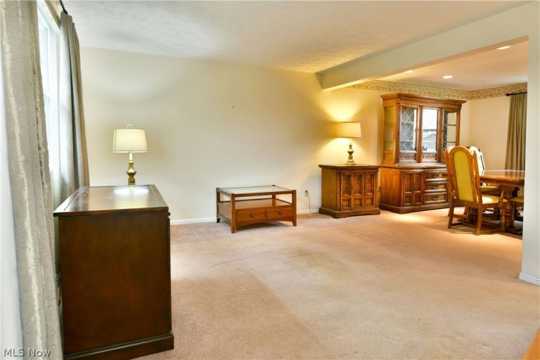 1756 Penny Lane, Youngstown, OH - Photo 8