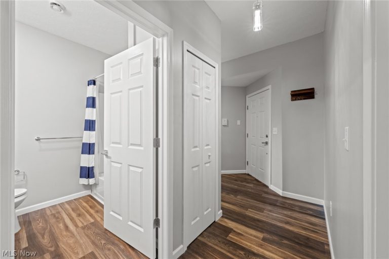 5547 Beavercrest Drive #211, Lorain, OH - Photo 6