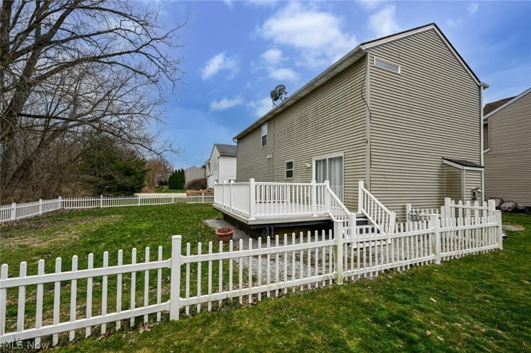 1083 Reeves Court, Lakemore, OH - Photo 4