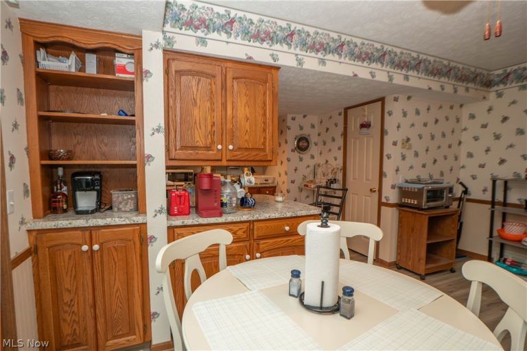 3070 Lancer Street, North Canton, OH - Photo 8
