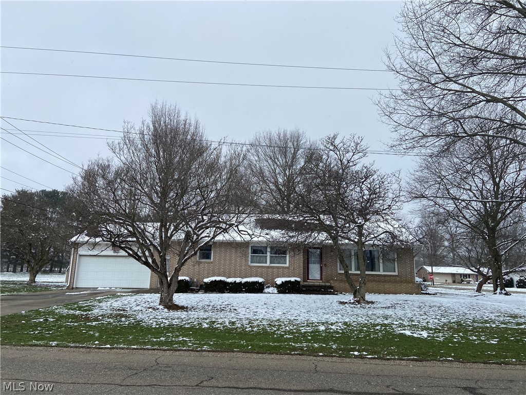 5671 State Road, Newcomerstown, OH