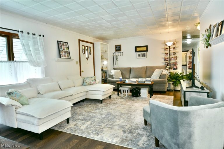 230 High Avenue, Niles, OH - Photo 6