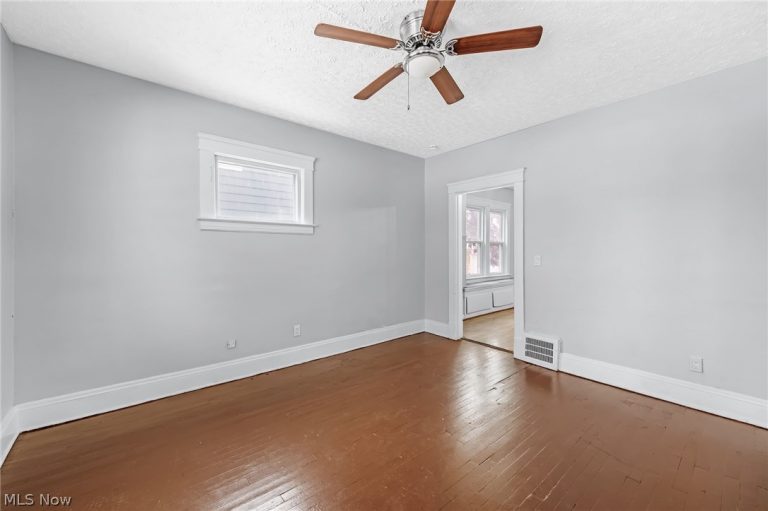 3978 55th Street, Newburgh Heights, OH - Photo 5