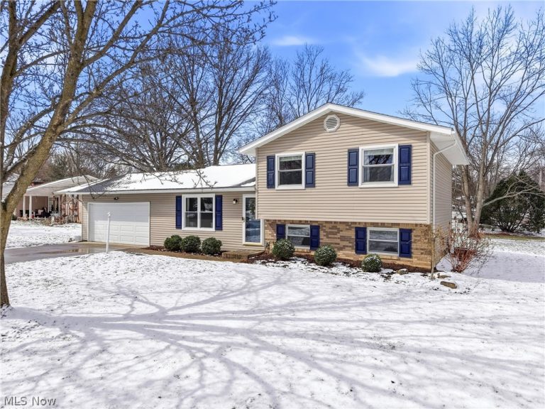 3212 Longwood Drive, Norton, OH, 44203