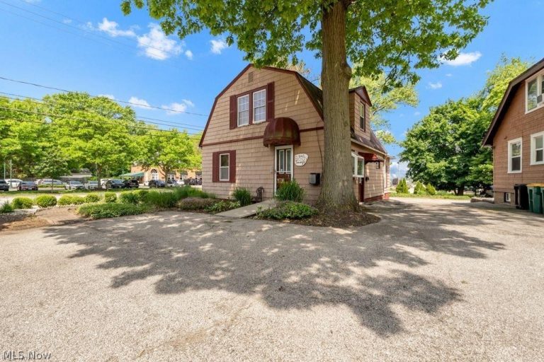 7285 Center Street, Mentor, OH - Photo 6