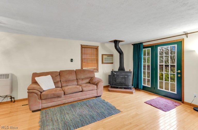 7 Choctaw Trail, Malvern, OH - Photo 3