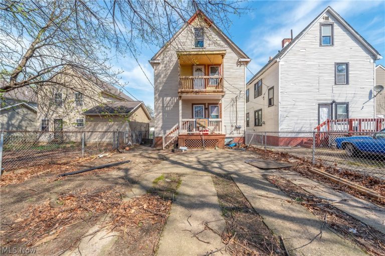8206 Crumb Avenue, Cleveland, OH - Photo 4
