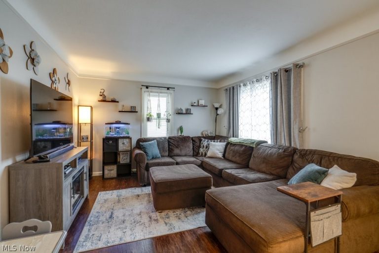 13513 York Boulevard, Garfield Heights, OH - Photo 8