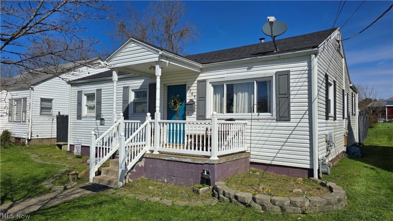 2209 16th Street, Parkersburg, WV - Photo 2