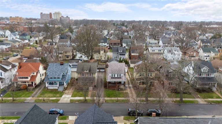 1284 Jackson Avenue, Lakewood, OH - Photo 4