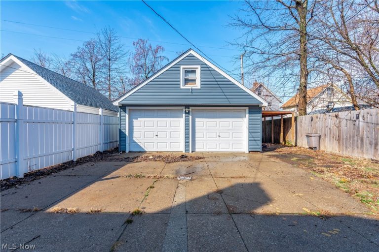 1402 185th Street, Cleveland, OH - Photo 8