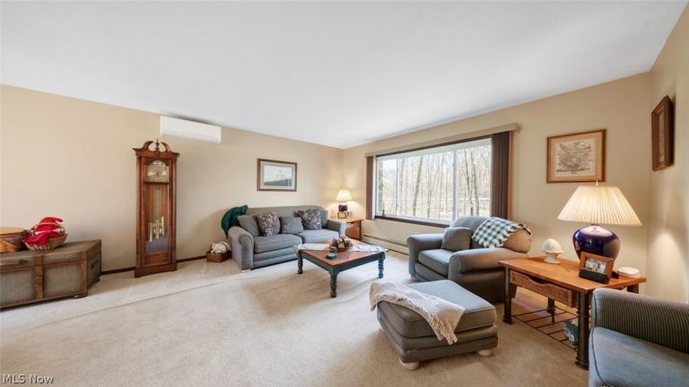 9690 Kinsman Road, Novelty, OH - Photo 8