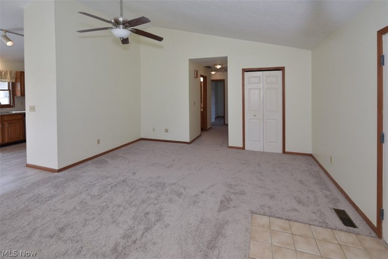 2121 Oakwood Court, Avon, OH - Photo 5