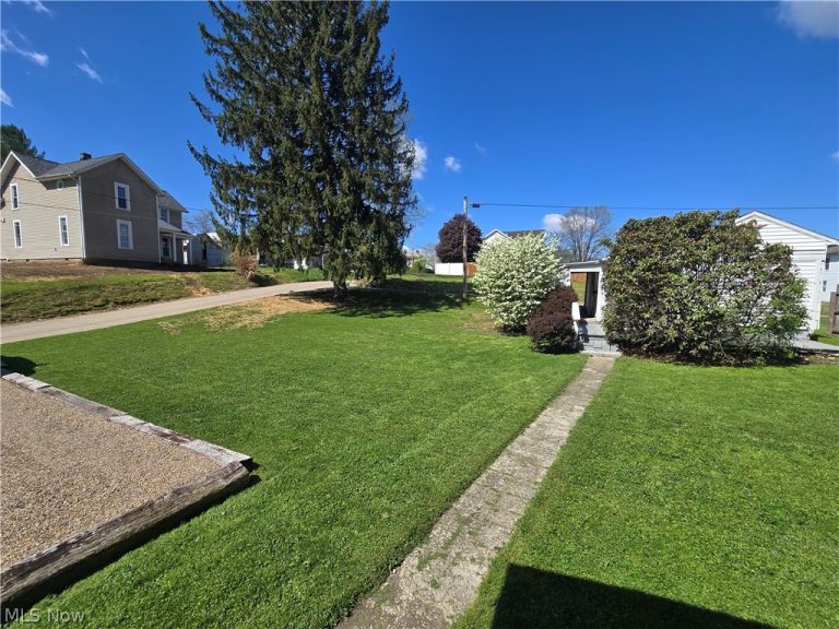 55 Hall Street, Roseville, OH - Photo 8