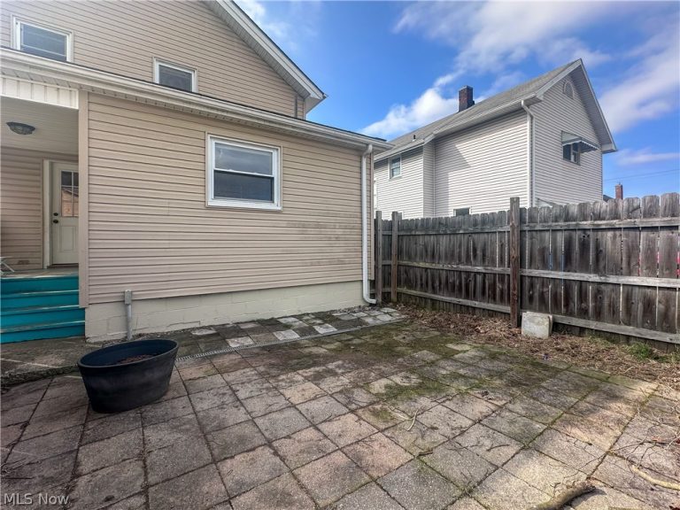 114 Townsend Avenue, Girard, OH - Photo 6