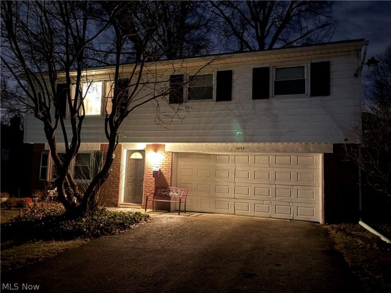 3895 Ayrshire Drive, Youngstown, OH - Photo 2