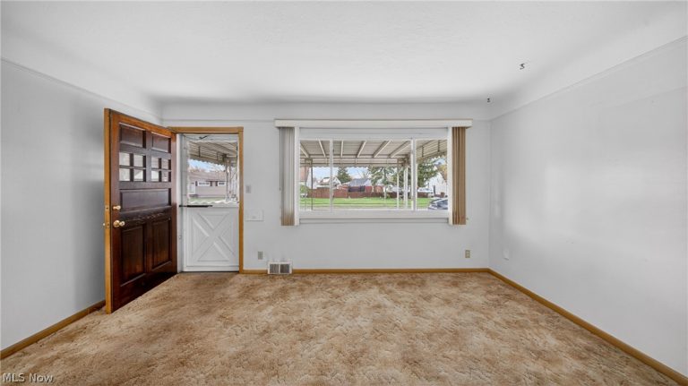 16504 Shelby Drive, Brook Park, OH - Photo 3