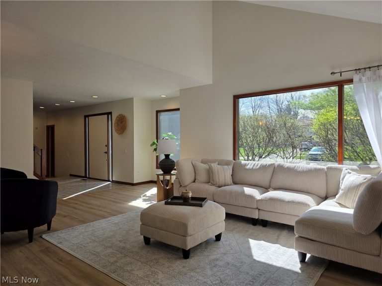 5009 Lansdowne Drive, Solon, OH - Photo 5