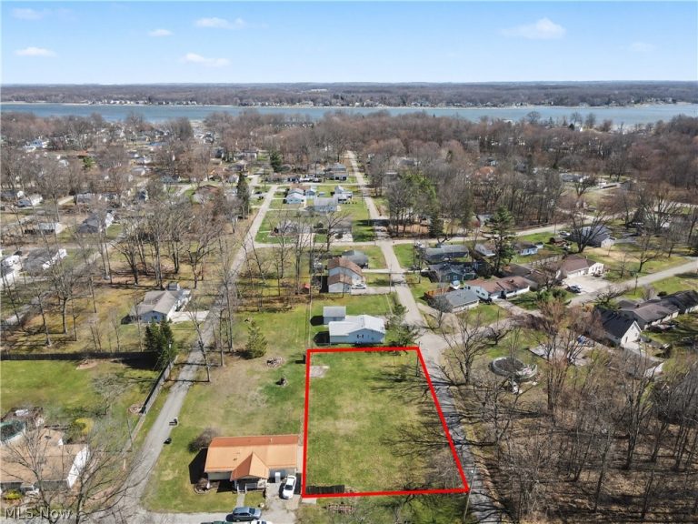 17972 Davis Road, Lake Milton, OH - Photo 6