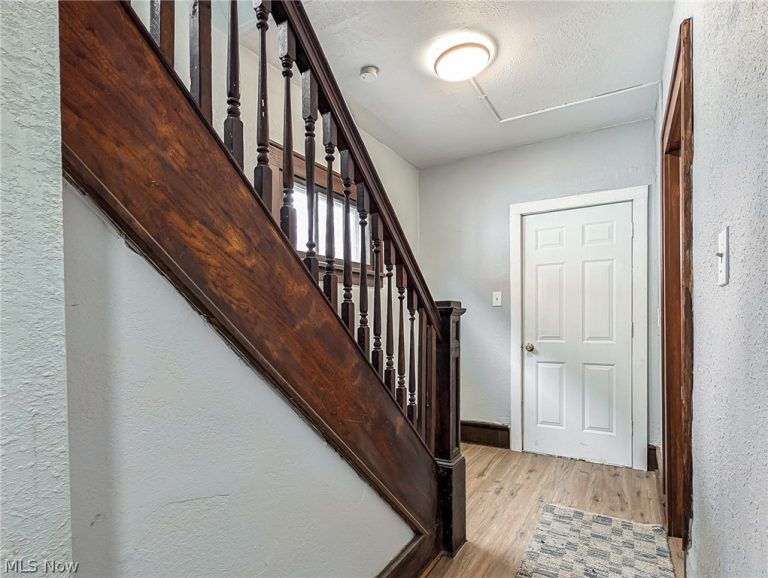 1268 Pondview Avenue #B, Akron, OH - Photo 2