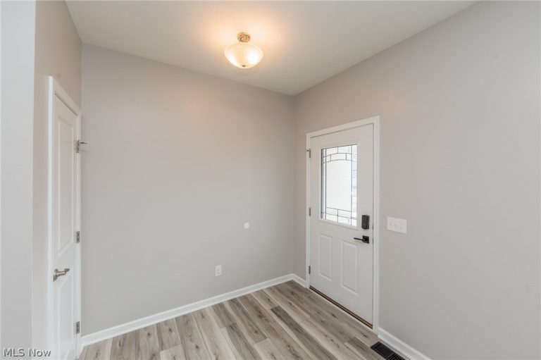 6394 Hooper Drive, Medina, OH - Photo 4